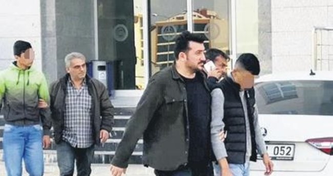 Atatürk’e hakaret eden iki kişi tutuklandı